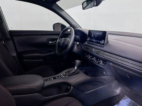 Used 2024 Honda HR-V Sport image 9