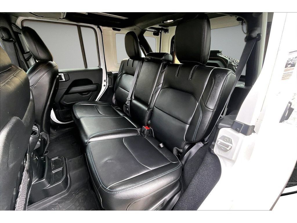 Used 2022 Jeep Wrangler Unlimited Rubicon 4xe w/ Cold Weather Group AWD/4WD image 33
