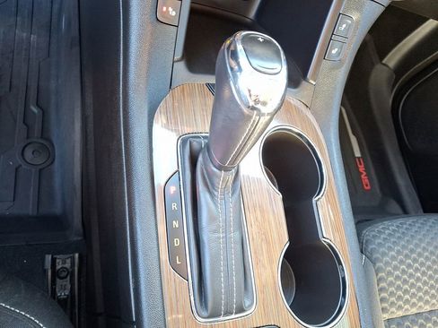 Used 2018 GMC Acadia SLE w/ Driver Alert Package I image 22