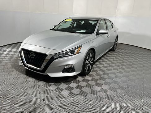 Used 2022 Nissan Altima 2.5 SV FWD image 4