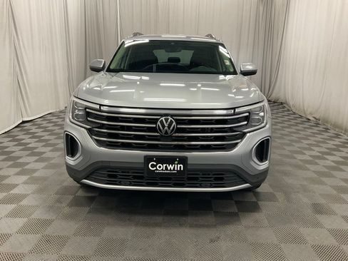 Used 2025 Volkswagen Atlas SE AWD/4WD image 13