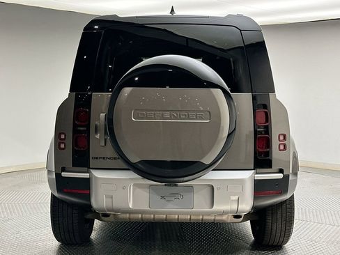 Used 2025 Land Rover Defender 110 S AWD/4WD image 12