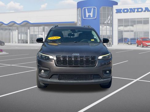 Used 2020 Jeep Cherokee Latitude Plus image 2