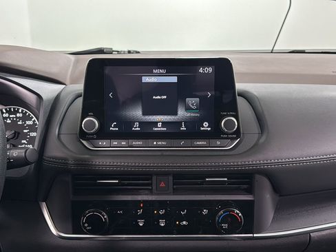 Used 2023 Nissan Rogue S image 10