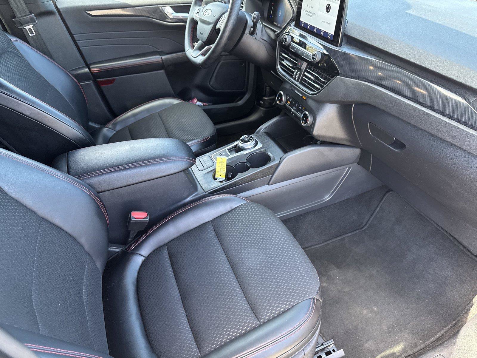 Used 2025 Ford Escape ST-Line AWD/4WD image 28