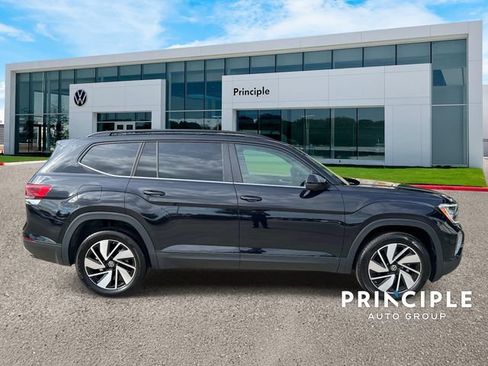 Used 2026 Volkswagen Atlas SE FWD image 5