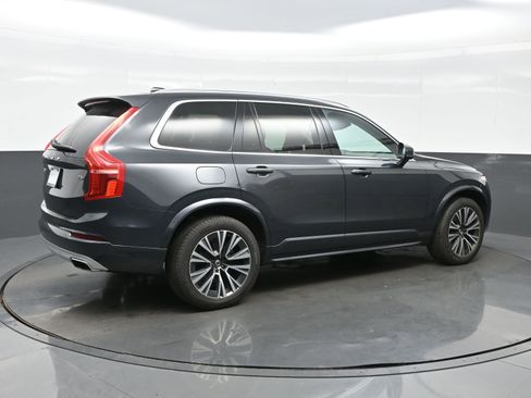 Used 2021 Volvo XC90 T6 Momentum w/ Advanced Package image 6