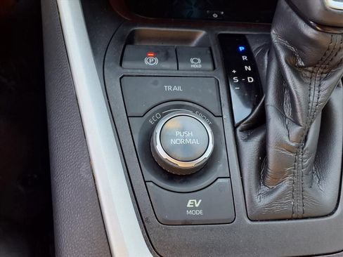 Certified 2020 Toyota RAV4 Limited image 15