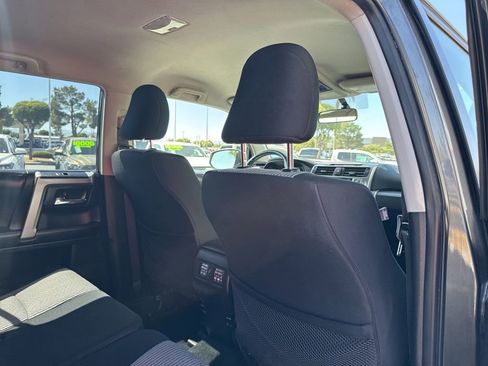 Used 2016 Toyota 4Runner SR5 w/ Convenience Package AWD/4WD image 24