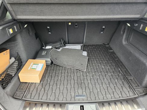 New 2026 Jaguar F-PACE R-Dynamic S image 21