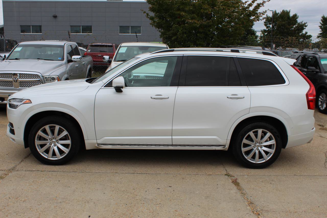 Used 2017 Volvo XC90 T6 Momentum AWD/4WD image 3