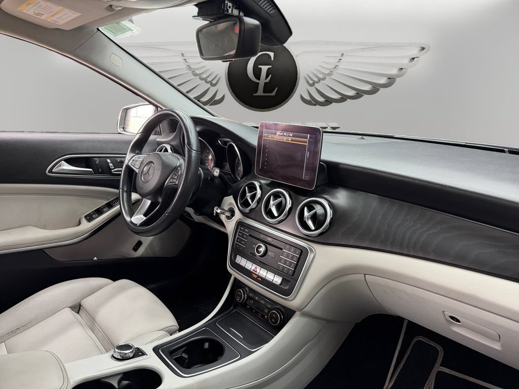 Used 2019 Mercedes-Benz GLA 250 w/ Premium Package image 17