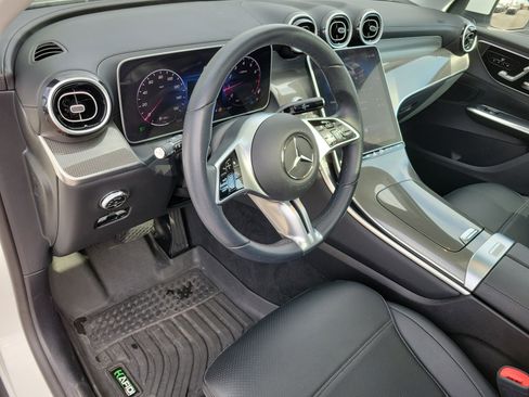 Used 2024 Mercedes-Benz GLC 300 4MATIC image 4