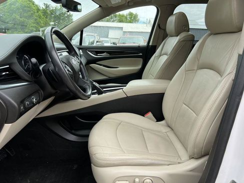 Used 2018 Buick Enclave Essence AWD/4WD image 3