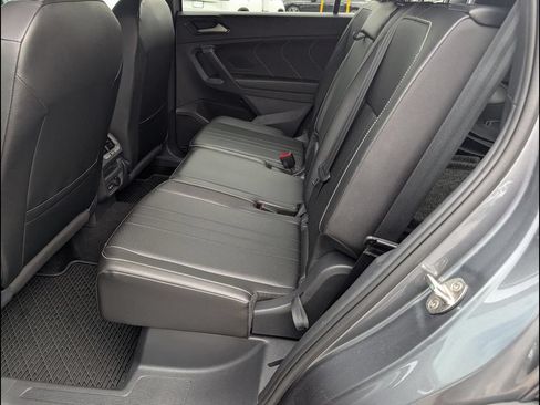 Certified 2023 Volkswagen Tiguan SE R-Line FWD image 8