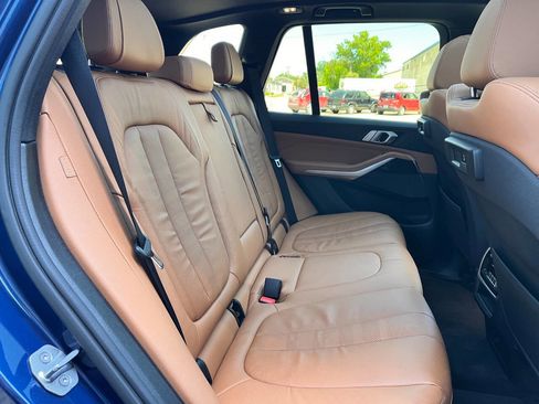Used 2019 BMW X5 xDrive40i w/ Premium Package AWD/4WD image 24