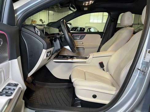 Certified 2025 Mercedes-Benz GLA 250 4MATIC image 24