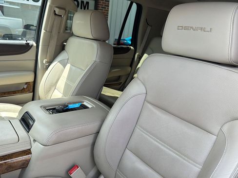 Used 2016 GMC Yukon Denali w/ Open Road Package AWD/4WD image 17
