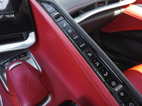 Used 2023 Chevrolet Corvette Stingray Preferred Conv w/ Z51 Performance Package RWD image 28