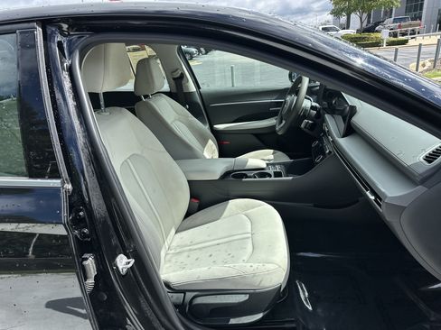 Used 2025 Hyundai Sonata SEL FWD image 33