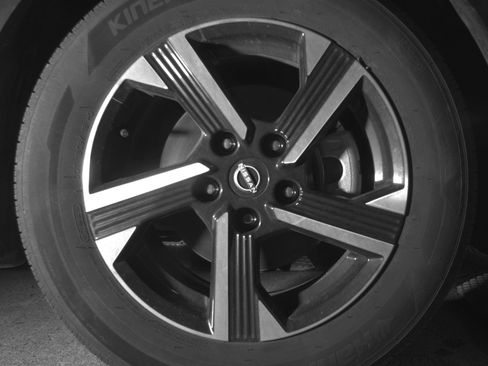 Used 2025 Nissan Sentra SV FWD image 13