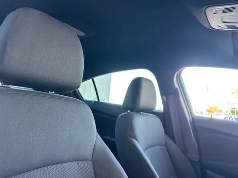 Used 2017 Chevrolet Cruze LT w/ Convenience Package FWD image 16