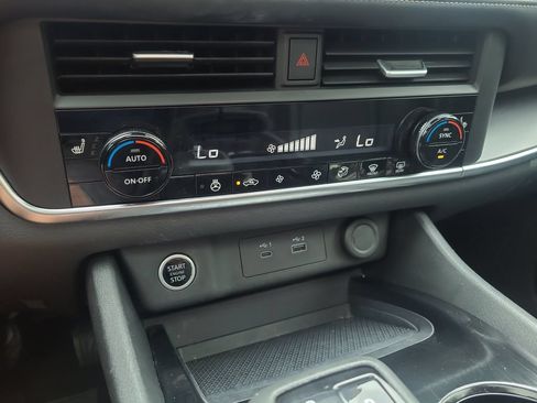 Certified 2023 Nissan Rogue SV w/ SV Premium B Package FWD image 23
