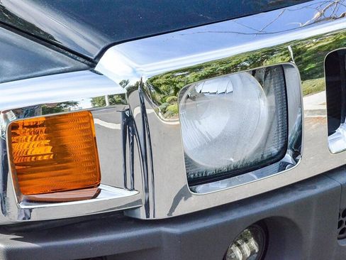 Used 2007 HUMMER H3 image 10