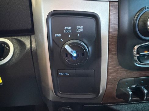 Used 2016 RAM 2500 Laramie AWD/4WD image 15