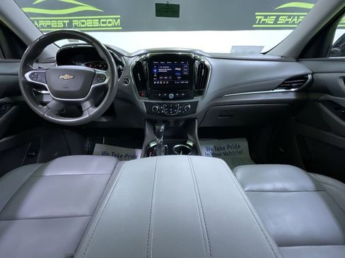 Used 2021 Chevrolet Traverse LT w/ LT Premium Package image 18