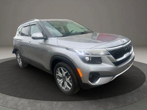 Used 2021 Kia Seltos EX AWD/4WD image 3