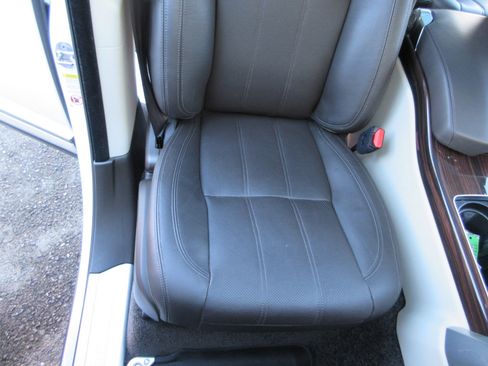 Used 2017 Land Rover Range Rover Supercharged image 26