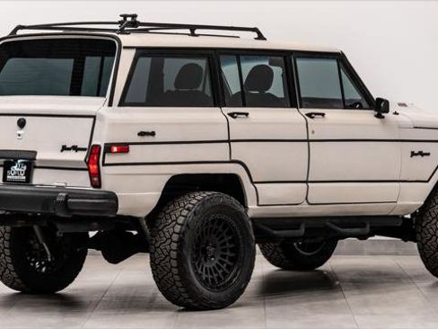 Used 1988 Jeep Grand Wagoneer image 8