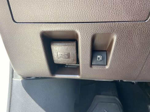 Used 2022 Toyota Highlander XLE FWD image 31