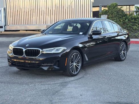 Used 2023 BMW 530e xDrive image 8