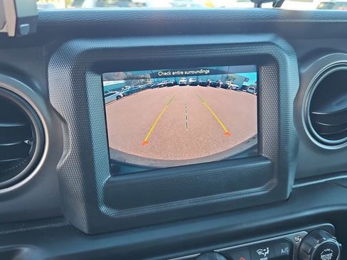 Used 2023 Jeep Wrangler Willys image 18