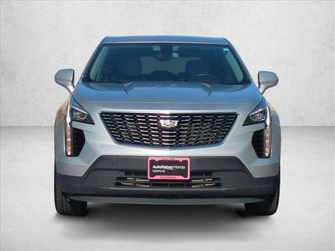 Used 2019 Cadillac XT4 Luxury w/ Cold Weather Package image 2