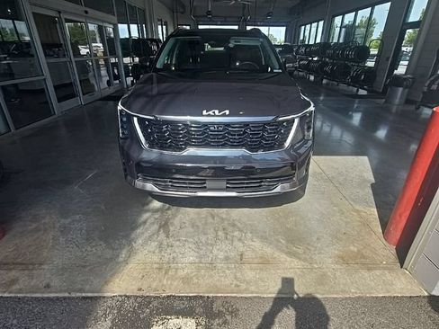 Certified 2025 Kia Sorento SX FWD image 6