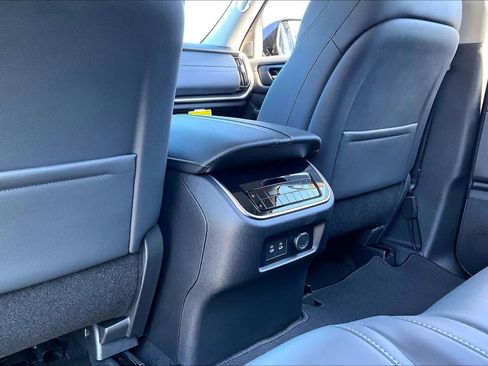 New 2025 Nissan Armada SV image 18