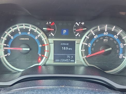 Used 2018 Toyota 4Runner Limited AWD/4WD image 19