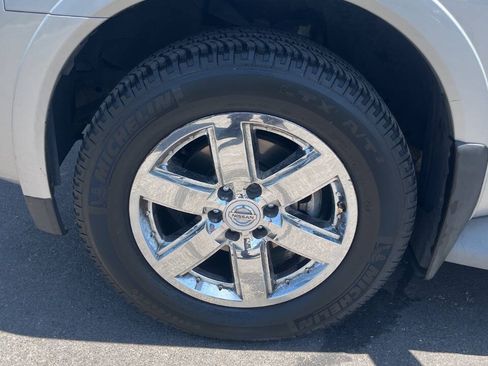 Used 2011 Nissan Armada Platinum w/ 2nd Row Captain Seat Pkg AWD/4WD image 17