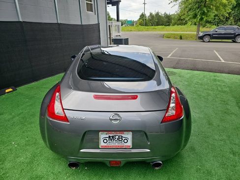 Used 2017 Nissan 370Z Coupe RWD image 6
