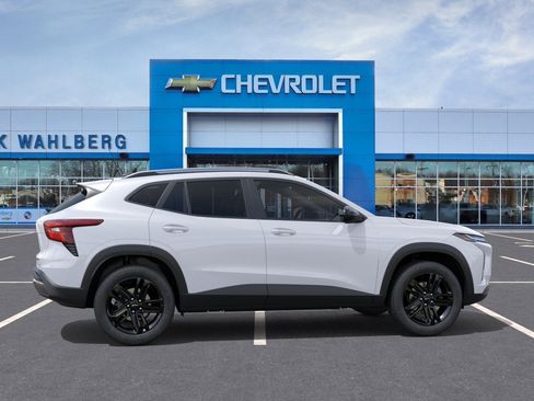 New 2026 Chevrolet Trax ACTIV w/ Sunroof Package FWD image 29