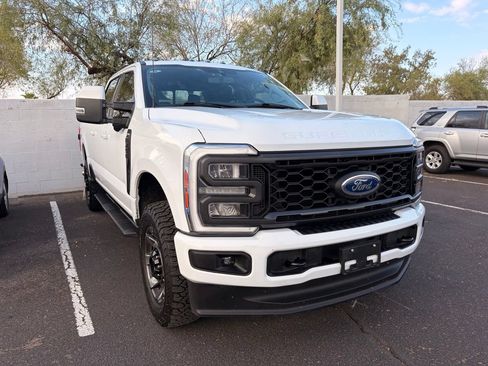 Used 2023 Ford F250 Lariat w/ Sport Appearance Package AWD/4WD image 4