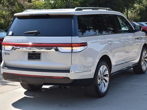 Certified 2024 Lincoln Navigator Premiere AWD/4WD image 8