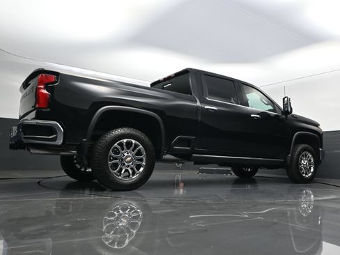 New 2026 Chevrolet Silverado 2500 LTZ w/ LTZ Convenience Package AWD/4WD image 48