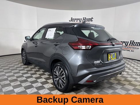 Used 2023 Nissan Kicks SV image 7