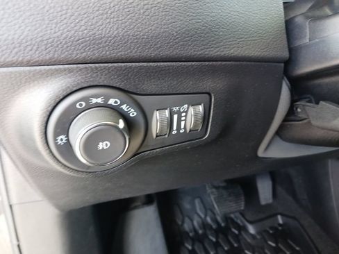 Used 2021 Jeep Compass Latitude w/ Sun and Sound Group FWD image 34