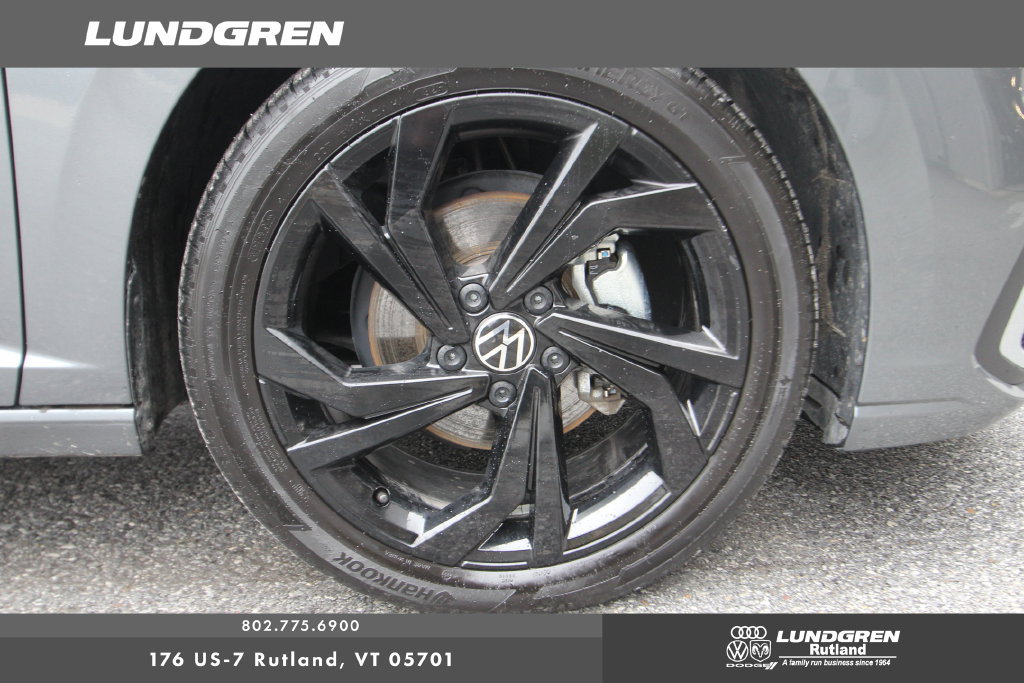 Used 2025 Volkswagen Jetta SE FWD image 30