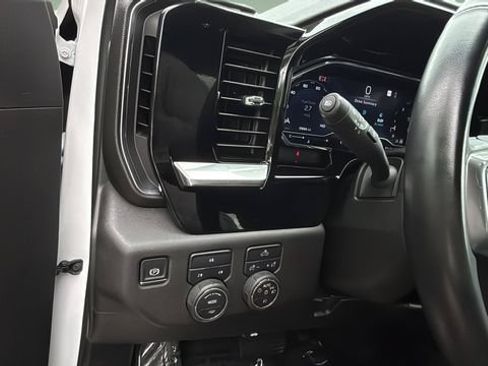 Used 2025 Chevrolet Silverado 2500 LT w/ Convenience Package AWD/4WD image 22